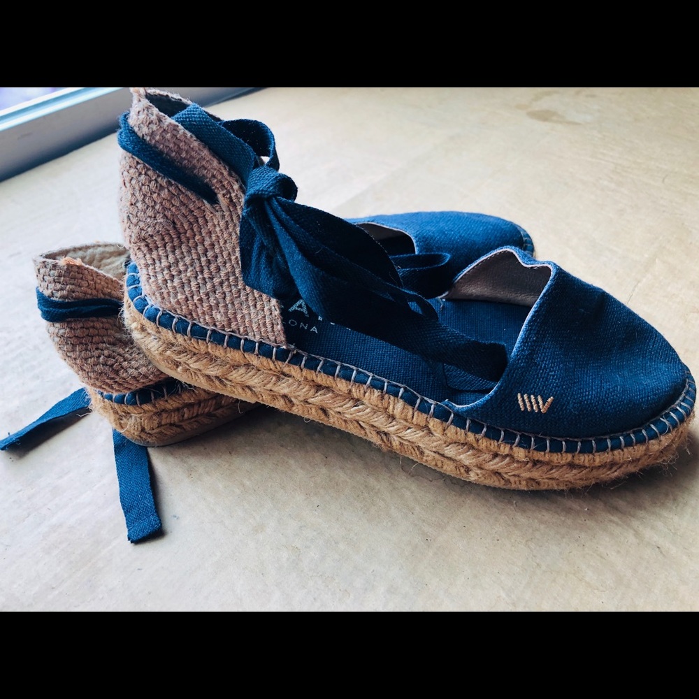 SOLD ✖️ Viscata Candell Linen Espadrilles in Navy